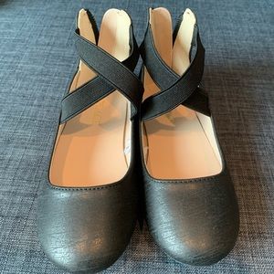 NWT Children’s Place dress shoe, ballet style